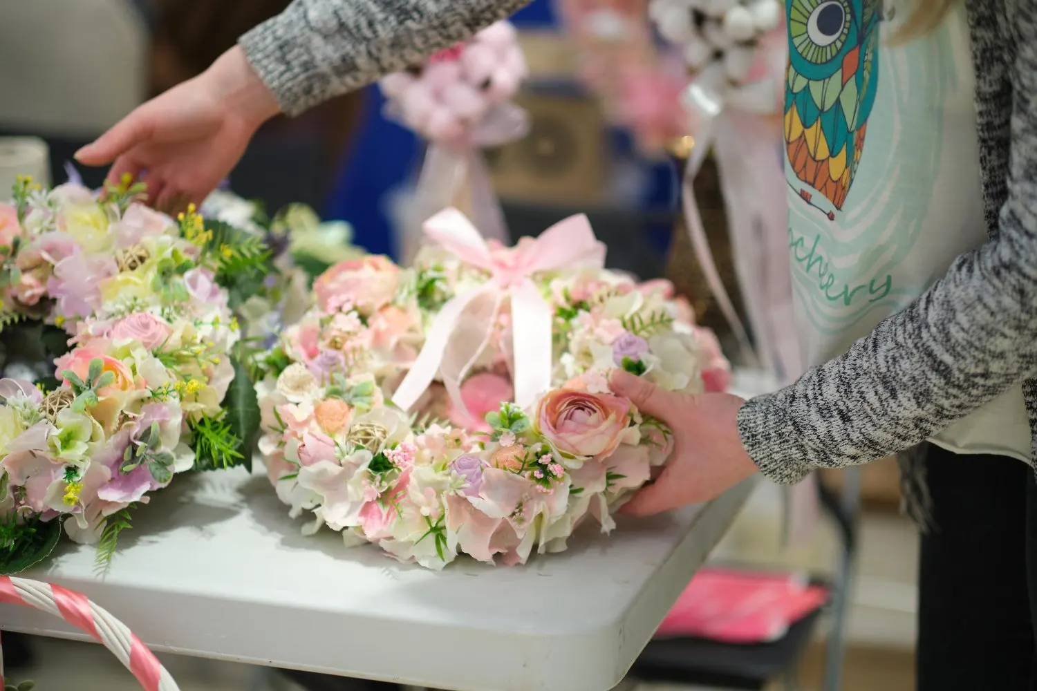 Conseils pour travailler avec un fleuriste : de la commande à la livraison pour votre mariage